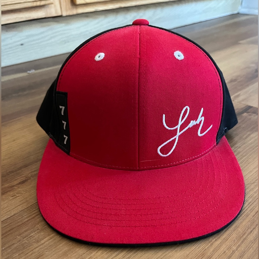 Leah Pruett hat